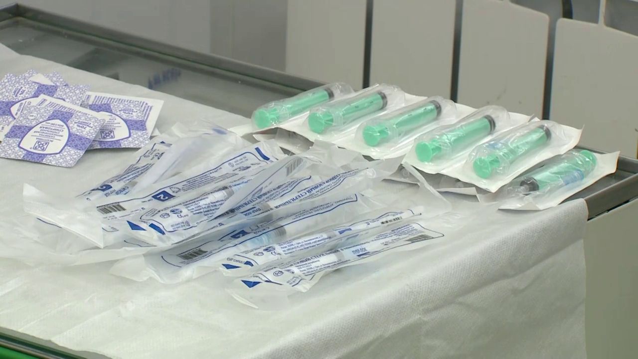 Сотрудники ярославского фармацевтического завода вакцинировались от ковид-19