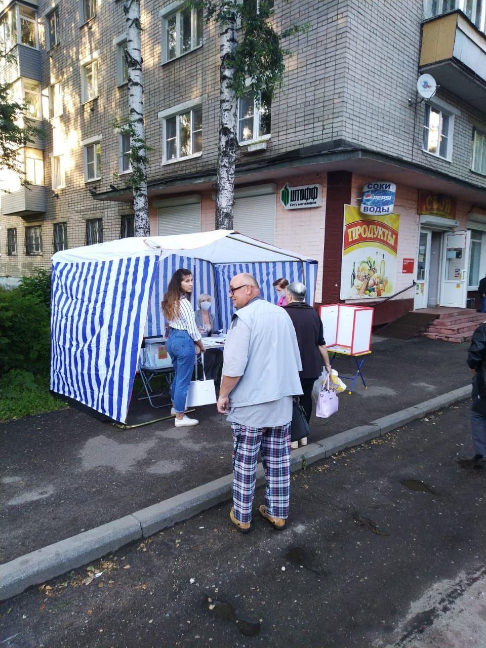 В Роспотребнадзоре голосование на улице назвали безопасным