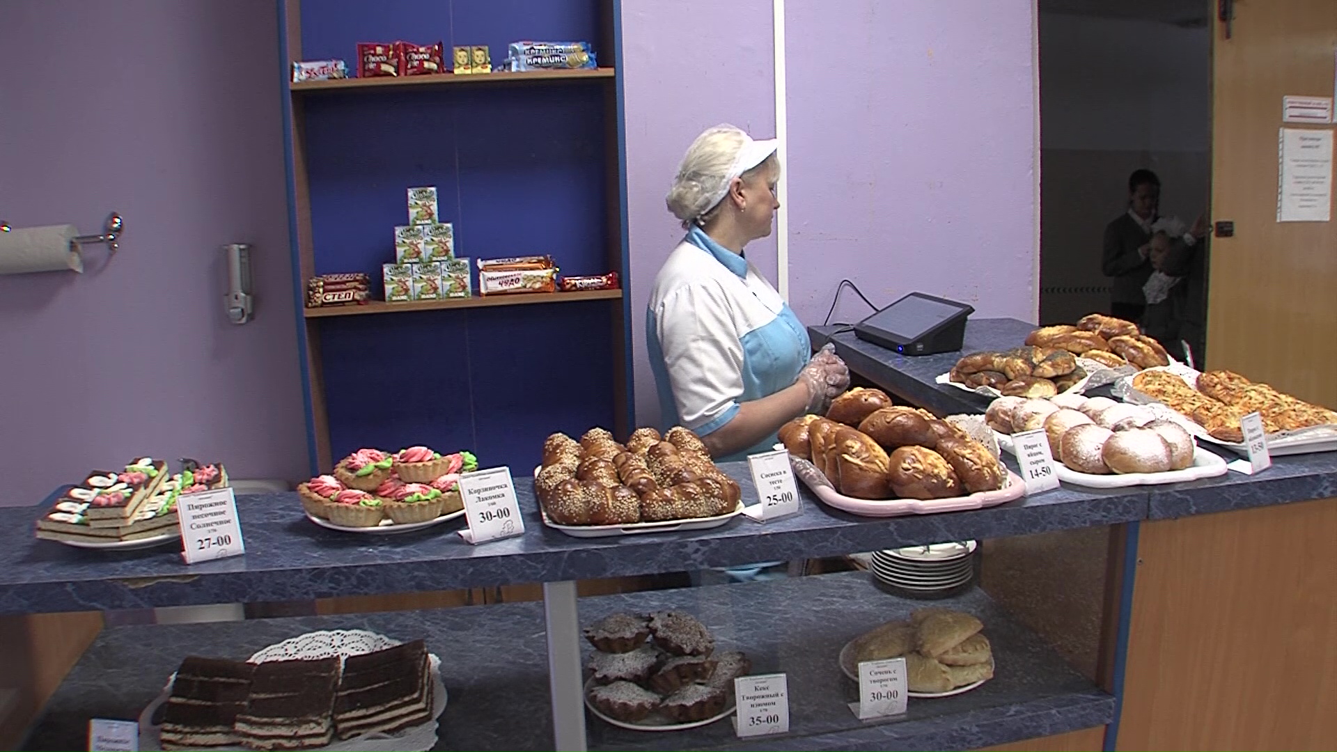 Владимир Волков предложил организовать шведский стол в школах