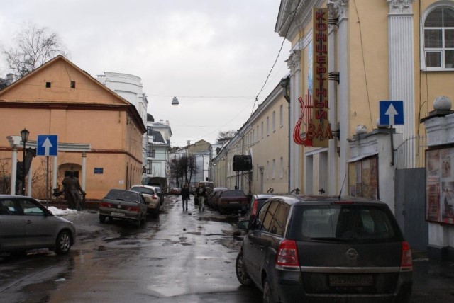 В Ярославле на улице Максимова движение стало односторонним