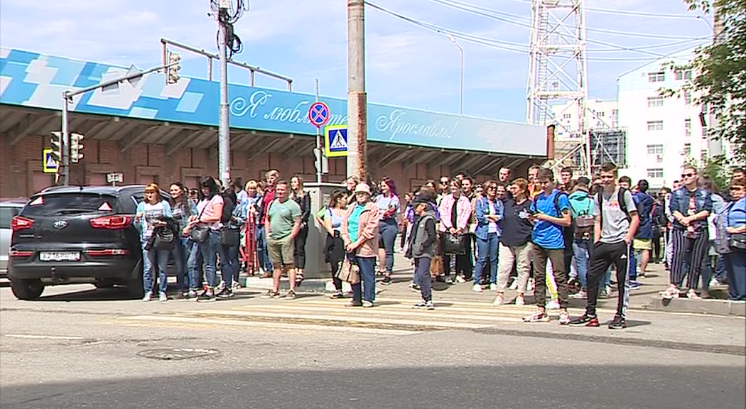 Стала известна причина эвакуации людей из крупнейшего ТЦ Ярославля