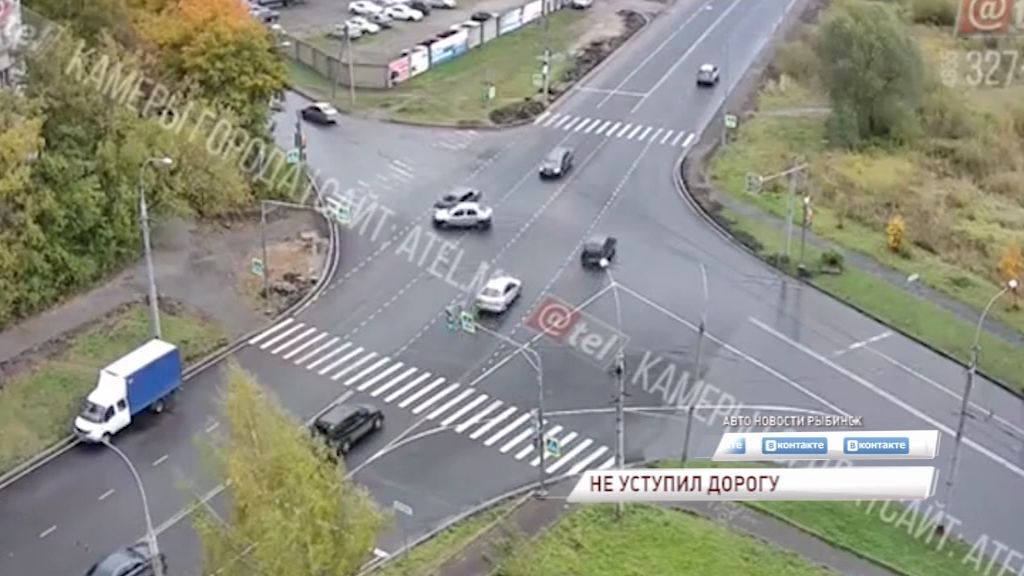 В Рыбинске водитель на «Жигулях» на огромной скорости протаранил «Рено»