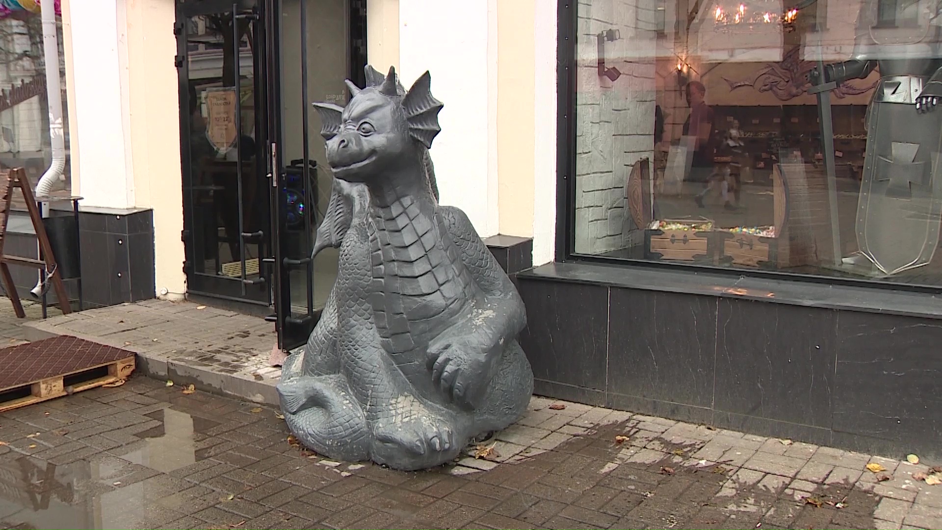 В Ярославле дракон съехал от медведя