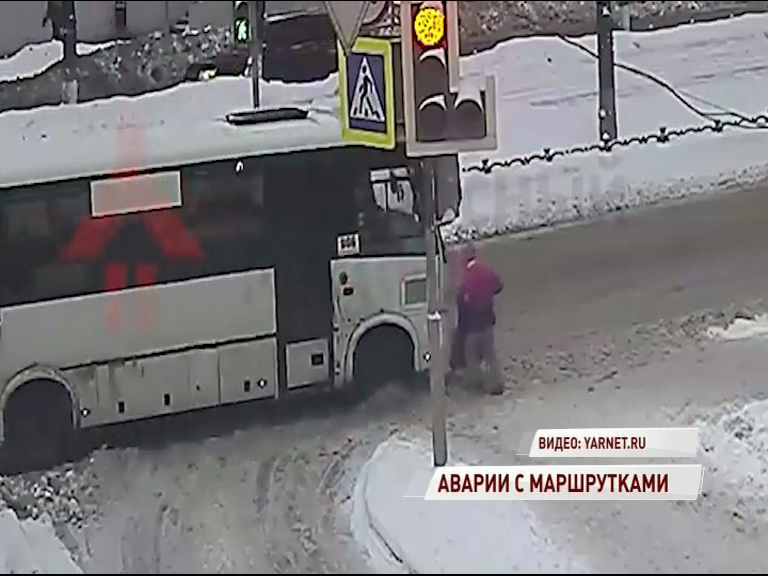 Маршрутка в Ярославле проехалась по детским санкам