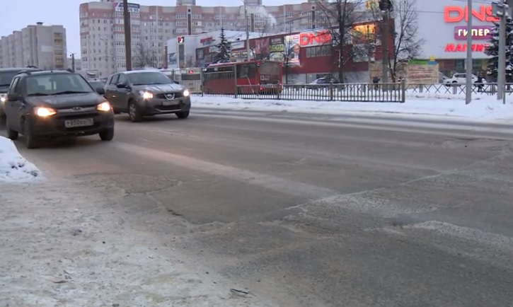 Для ярославских автомобилистов создали специальные карточки с советами по объезду проспекта Машиностроителей