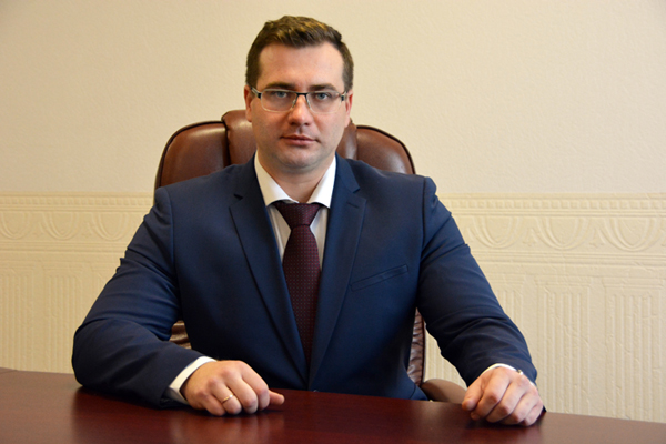 Не День всех влюбленных: ярославец с битой напал на ивановского мэра