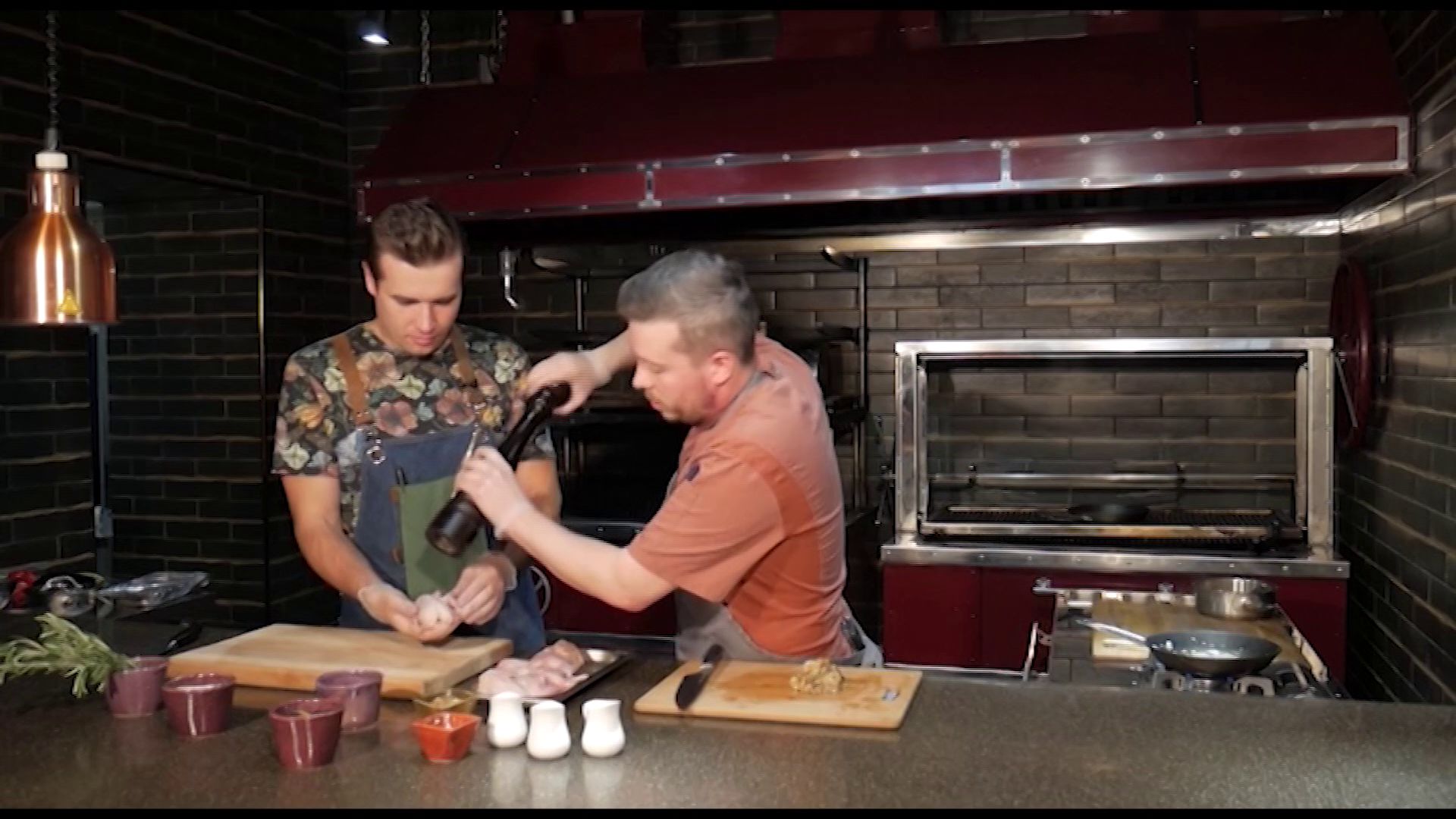 Утреннее шоу «Овсянка» от 23.12.19: Готовим фаршированных перепелок