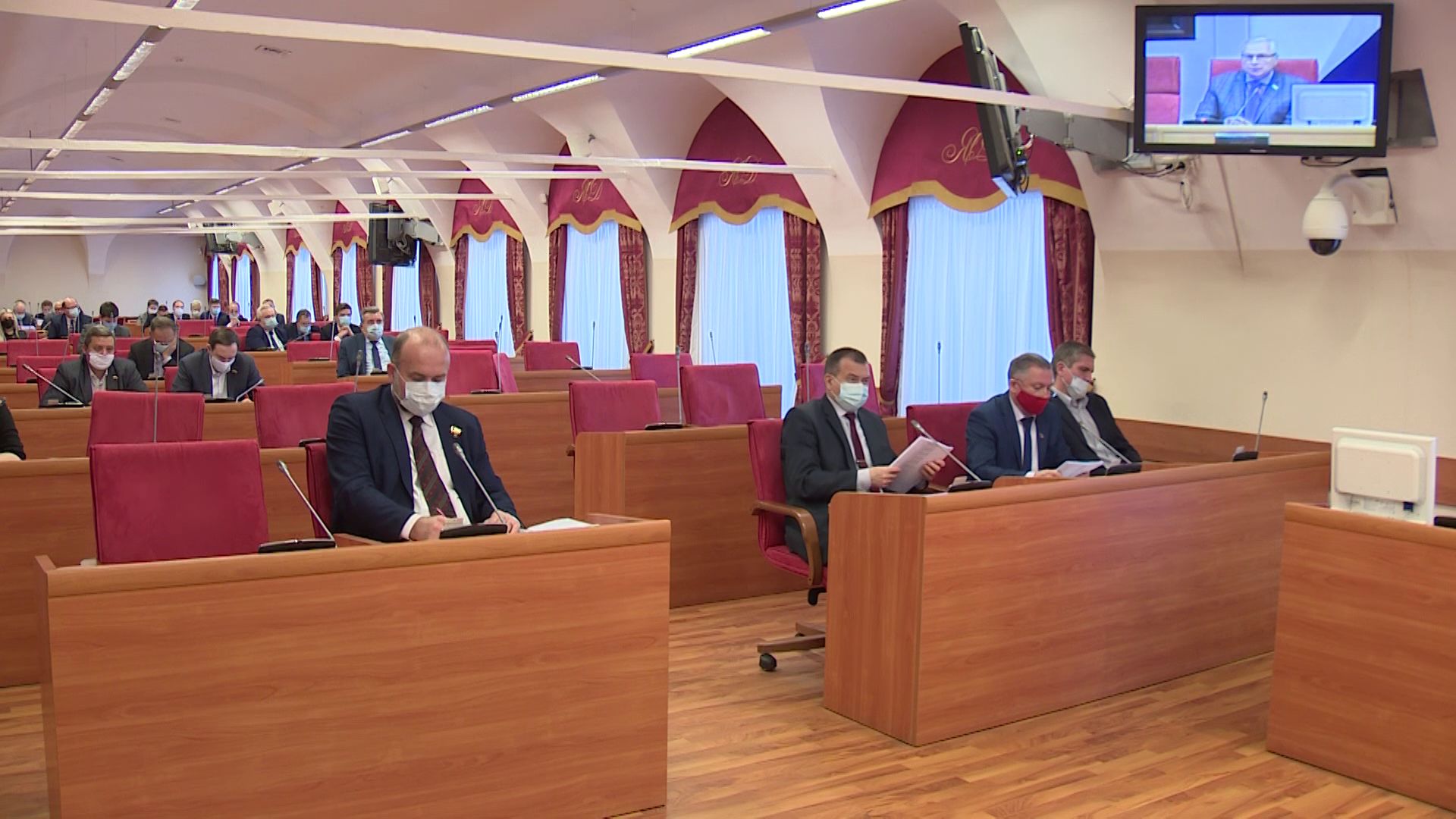 Региональные депутаты обсудили параметры будущего бюджета