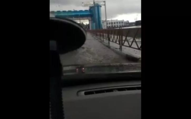 ВИДЕО: Московский проспект в Ярославле затопило после дождя