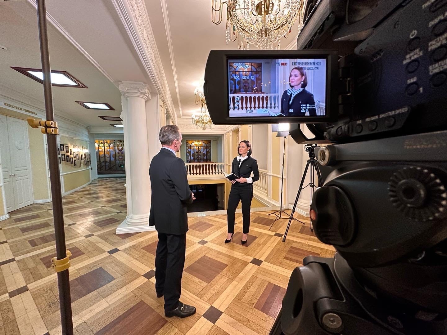 «В тему». Гость программы - художественным руководителем театра драмы имени Ф. Волкова Валерий Кириллов