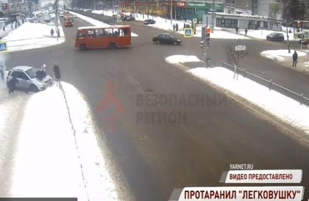 Пострадавшая в ДТП на проспекте Машиностроителей в Ярославле прооперирована