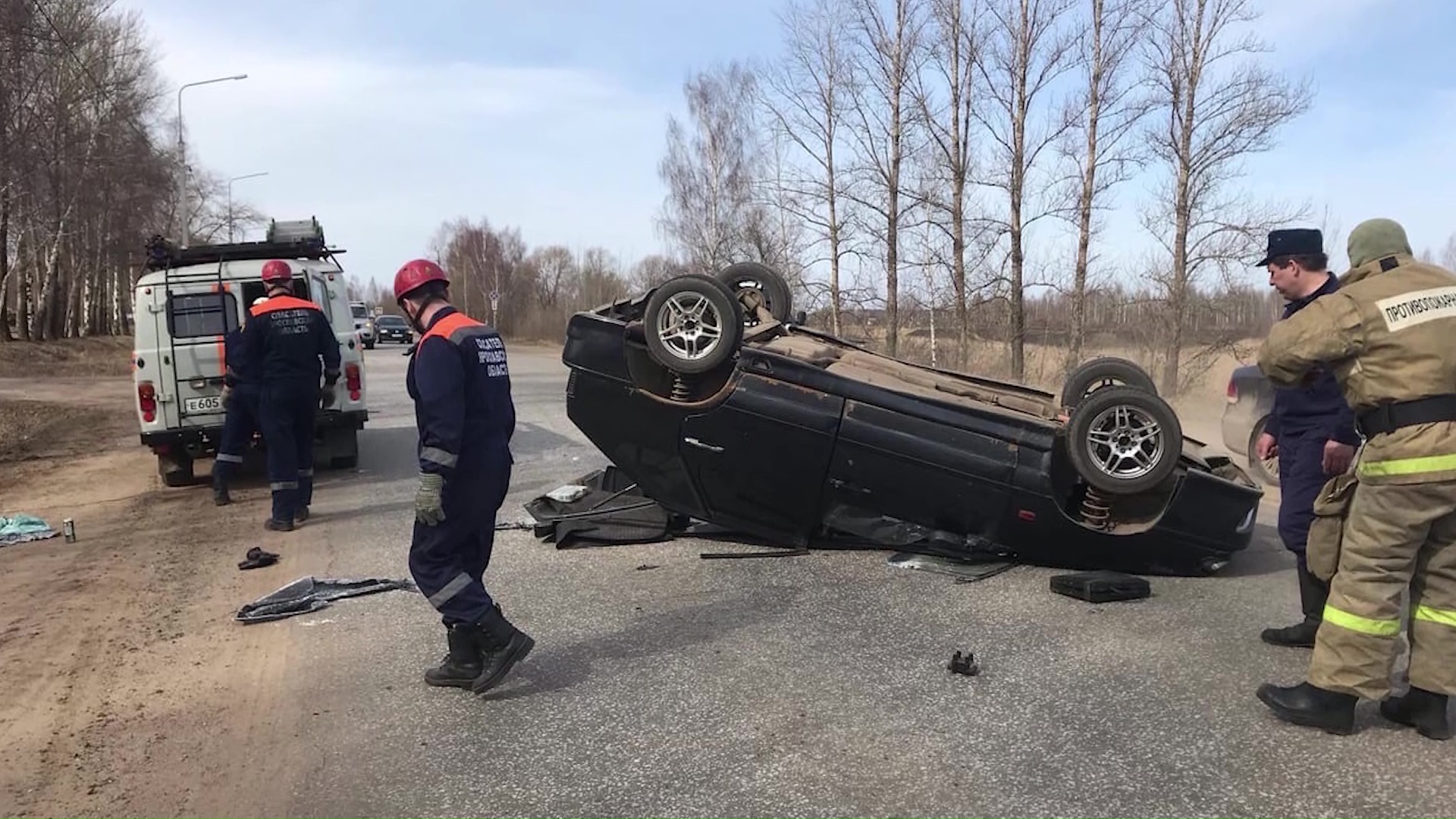 Под Ростовом столкнулись внедорожник и легковушка