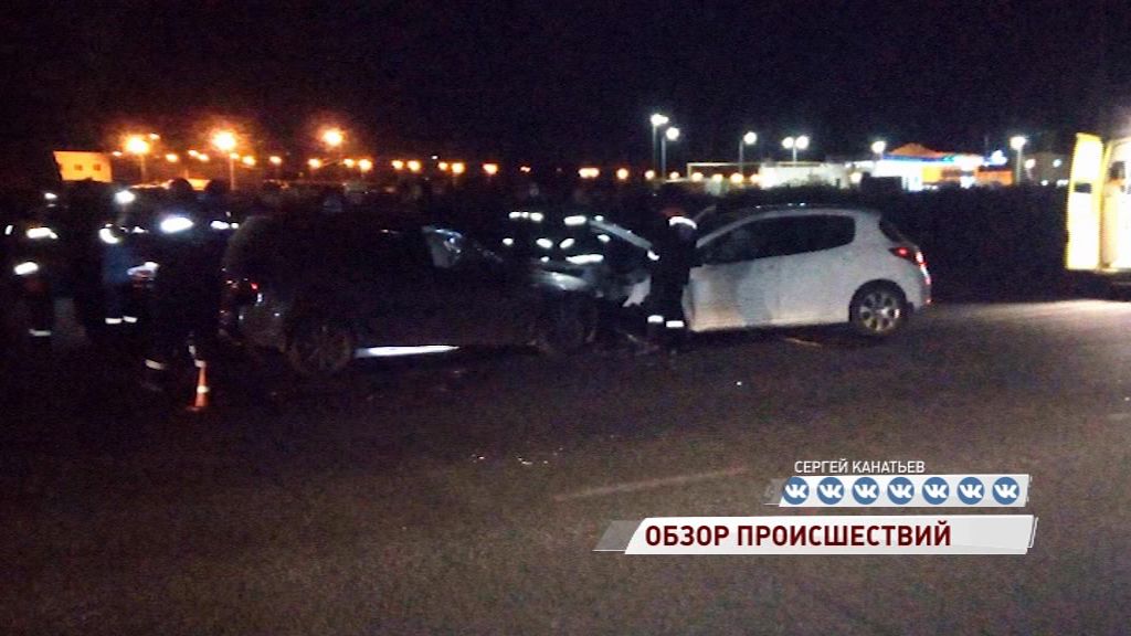 На Промышленном шоссе в лобовую сошлись два легковушки