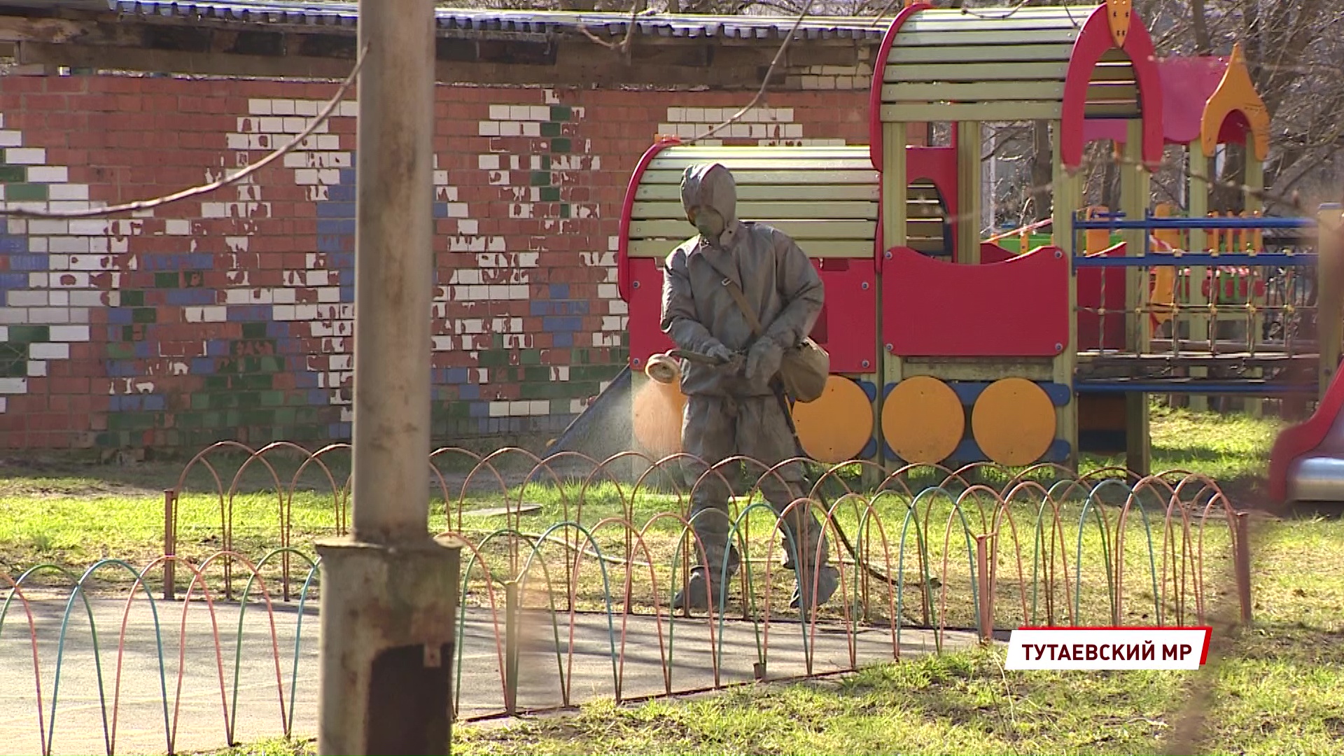 Военные провели дезинфекцию детского сада в Тутаеве, закрытого на карантин из-за коронавируса