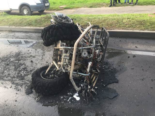 В Рыбинске на проспекте Ленина дотла выгорел квадроцикл