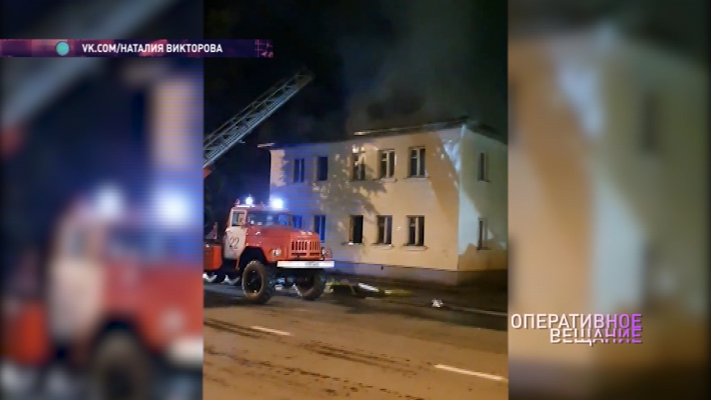 В Ростове три часа тушили кровлю жилого дома