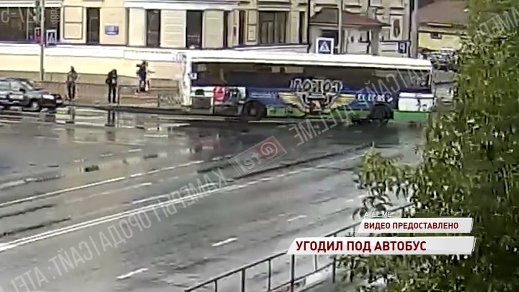 В Рыбинске пьяный мужчина попал под колеса автобуса