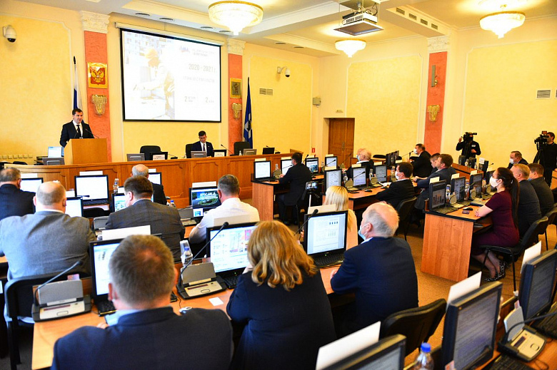 Владимир Волков отчитался перед депутатами муниципалитета