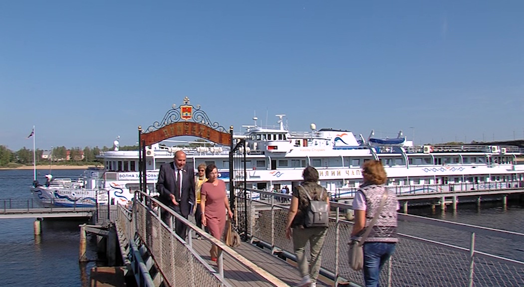 Врачи ведущих клиник России приплыли к рыбинским пациентам на теплоходе