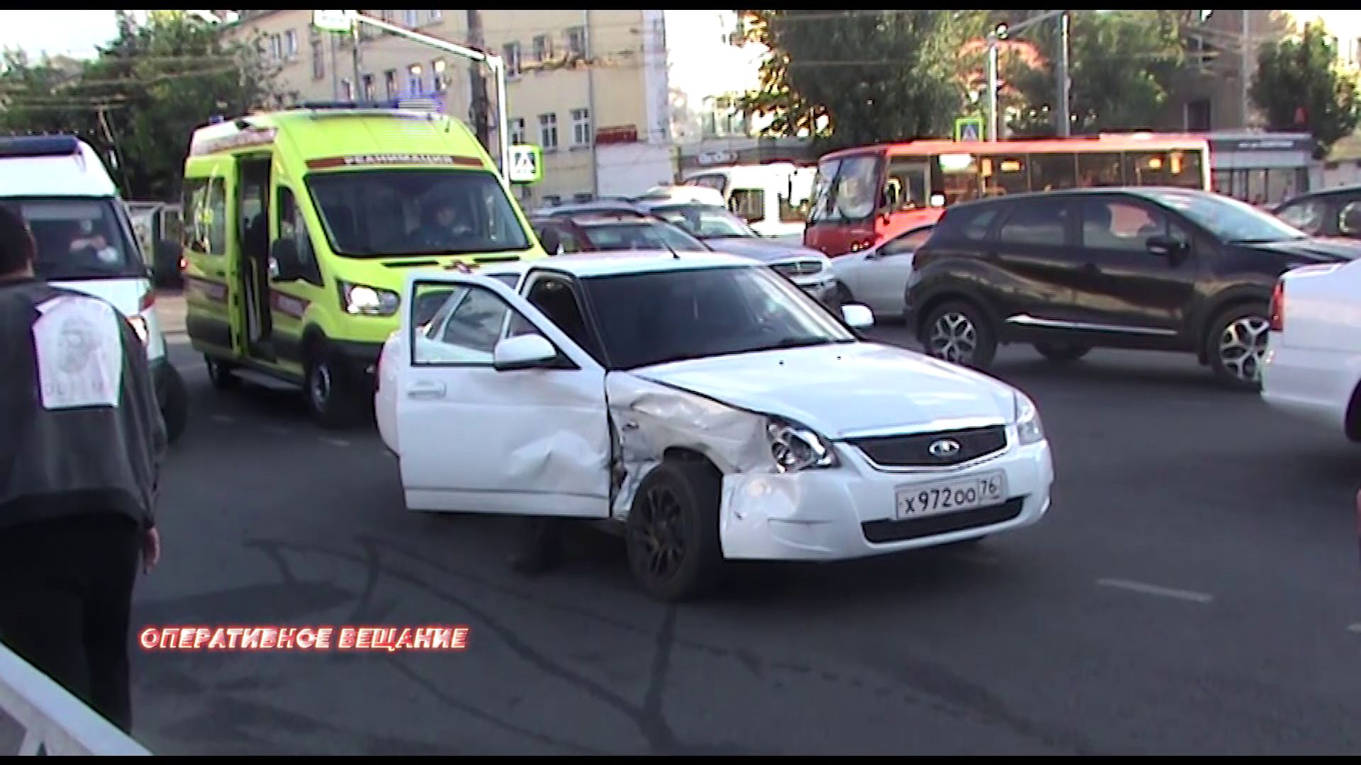 На перекрестке проспекта Ленина и улицы Советской столкнулись две легковушки