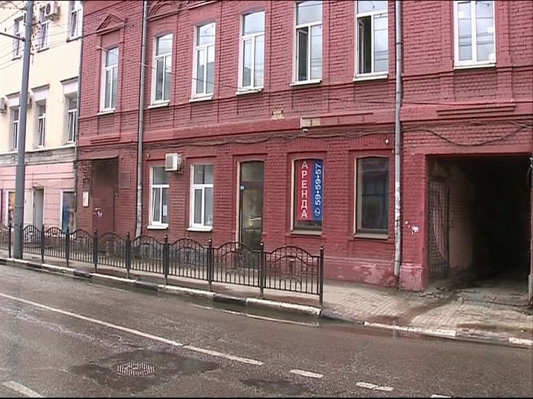 Дерзкое нападение: неизвестный похитил крупную сумму из офиса страховой компании