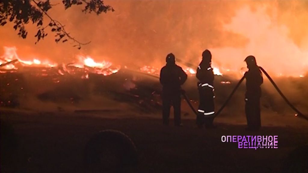 В Большом пожаре на окраине Ярославля погиб мужчина