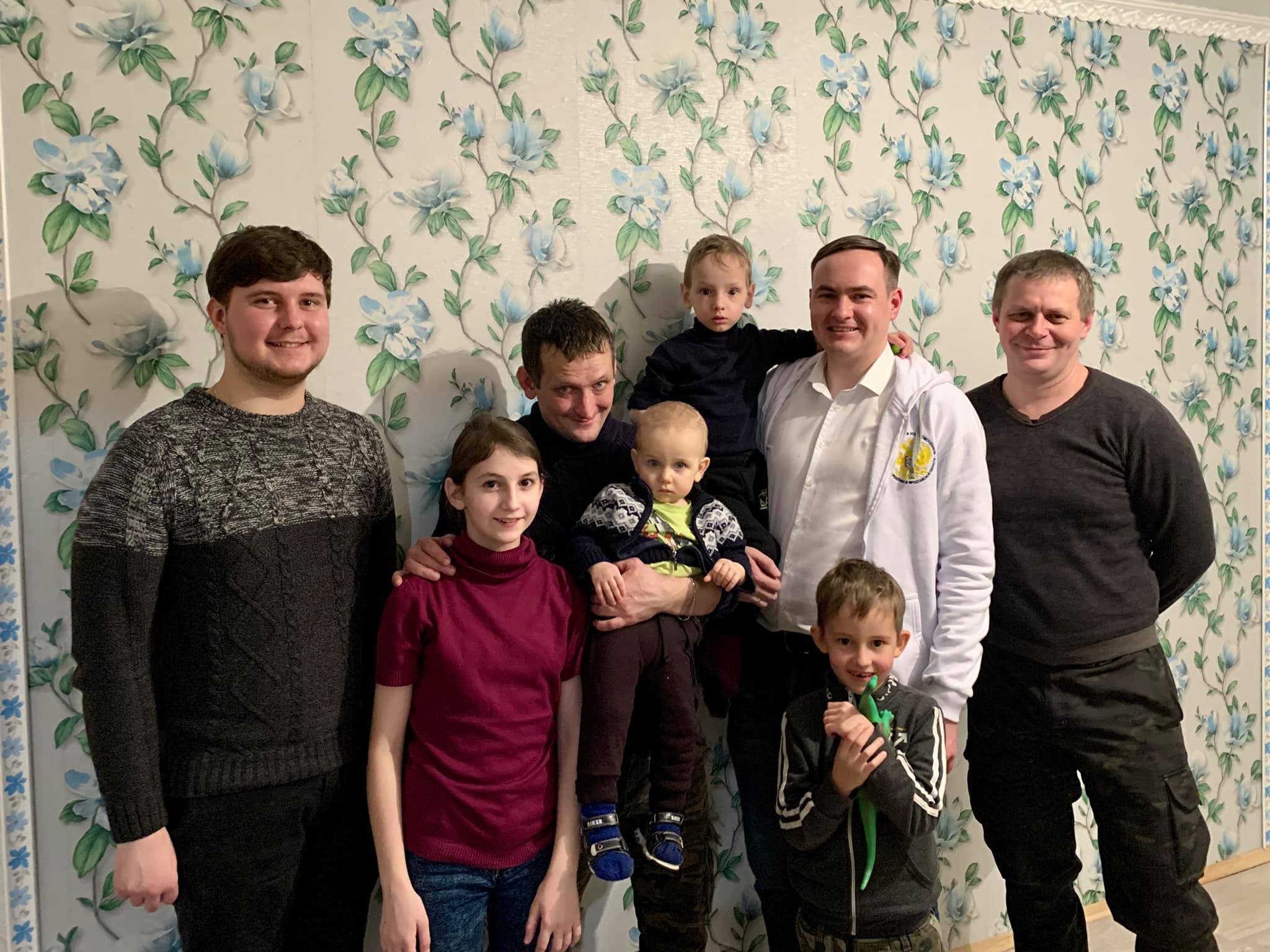 Военному из Ростова, который был вынужден ходить на службу вместе с шестимесячным сыном, помогли купить квартиру