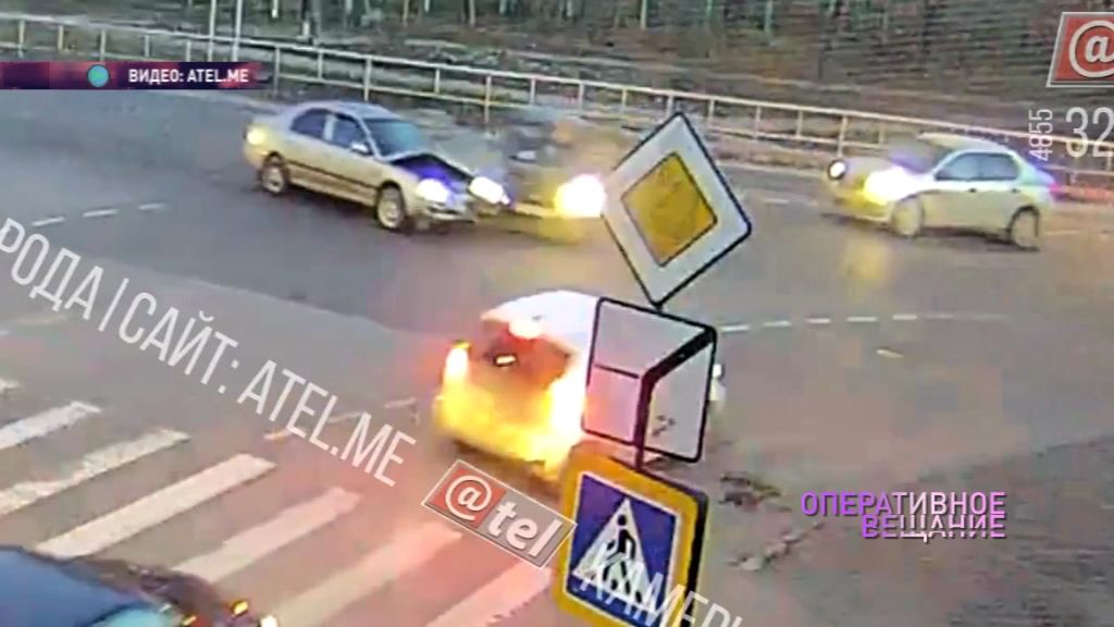 Тройное ДТП в Рыбинске попало на камеры видеонаблюдения