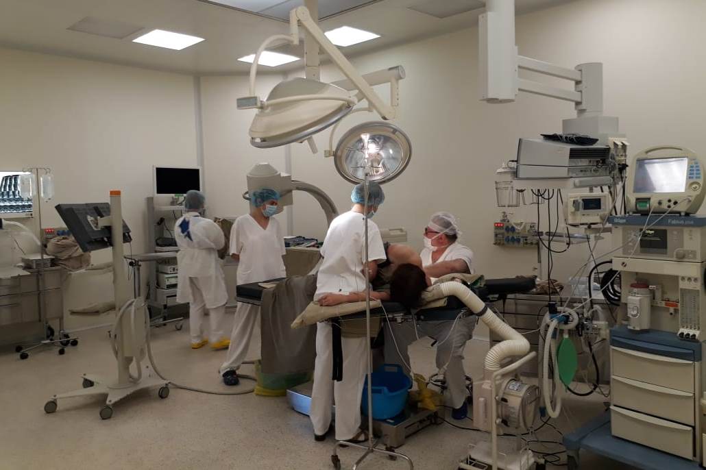 Хирурги больницы имени Соловьева освоили уникальную методику лечения остеохондроза