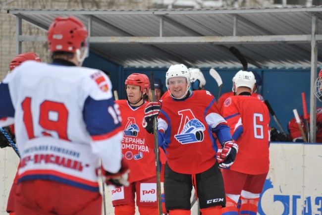 Показали пример: какими видами спорта занимаются ярославские чиновники