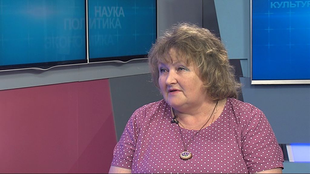 Елена Монахова: Авторские и обрядовые куклы, лоскутное шитьё, Гаютинская роспись, ситцевые книги и фольклорные экспедиции. Где черпают вдохновение пошехонские активисты?