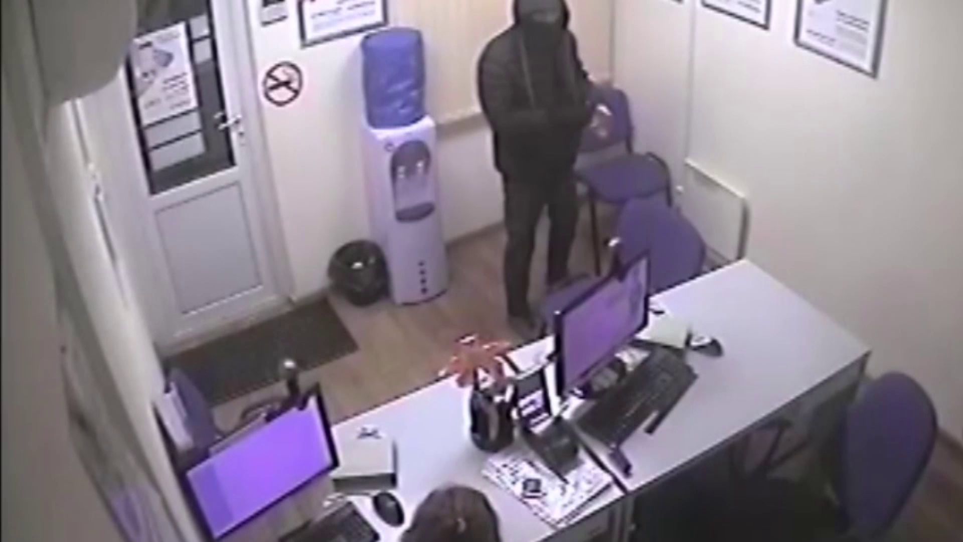 В Ярославской области мужчина грабил офисы микрозаймов и магазины с игрушечным пистолетом в руках