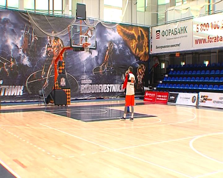 «Буревестник» продлил контракт с форвардом