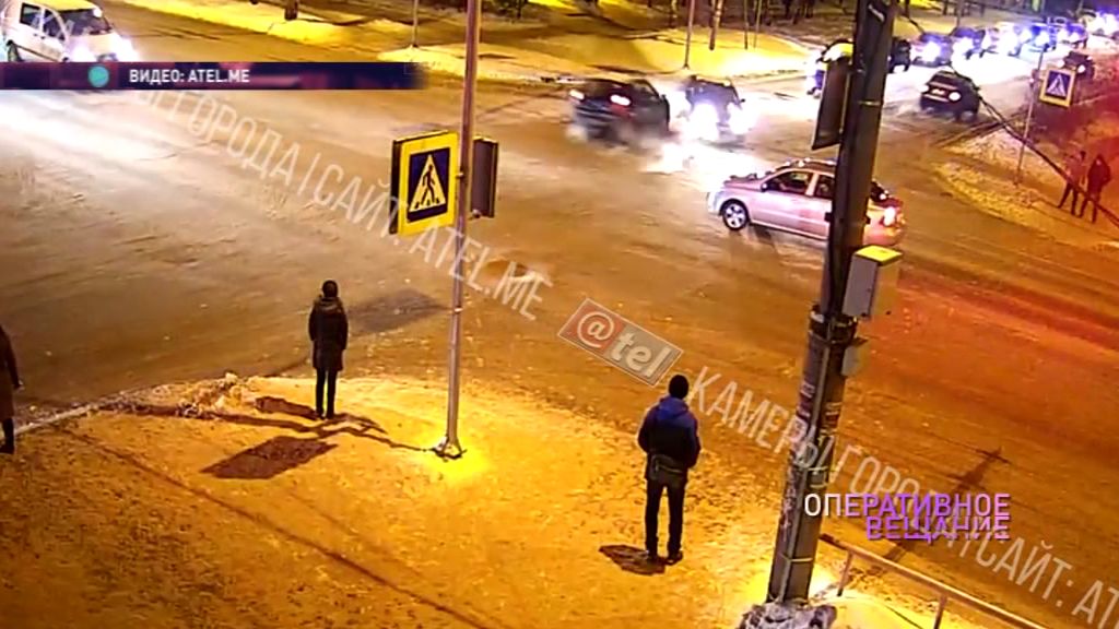 Бампер разлетелся на куски: в Рыбинске два авто не поделили дорогу