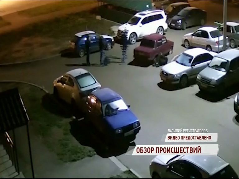 ВИДЕО: Брагинские разборки: водителя вытащили из вишневой «семерки» и избили