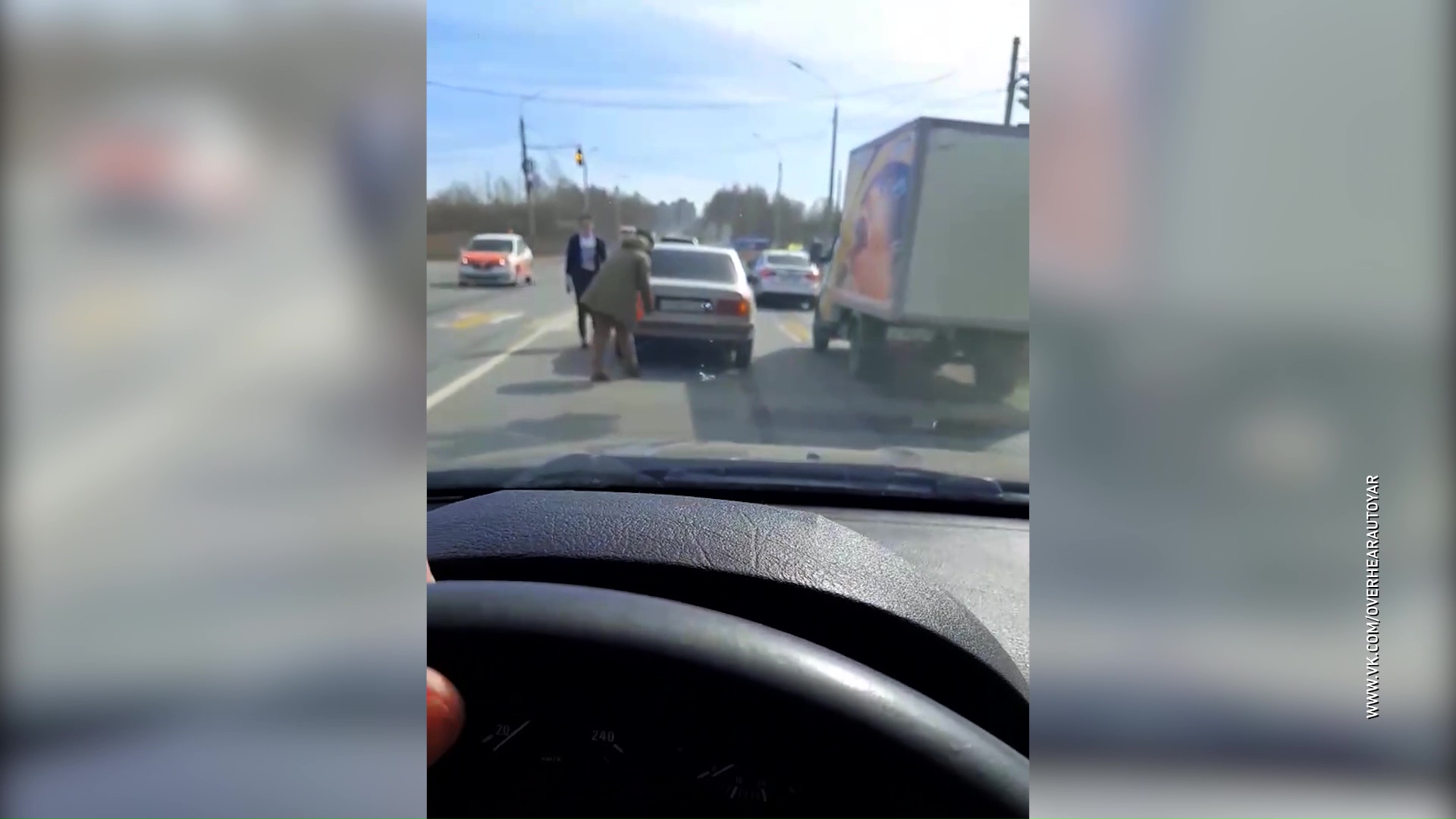 В Ярославле водитель нарушил дистанцию и устроил ДТП