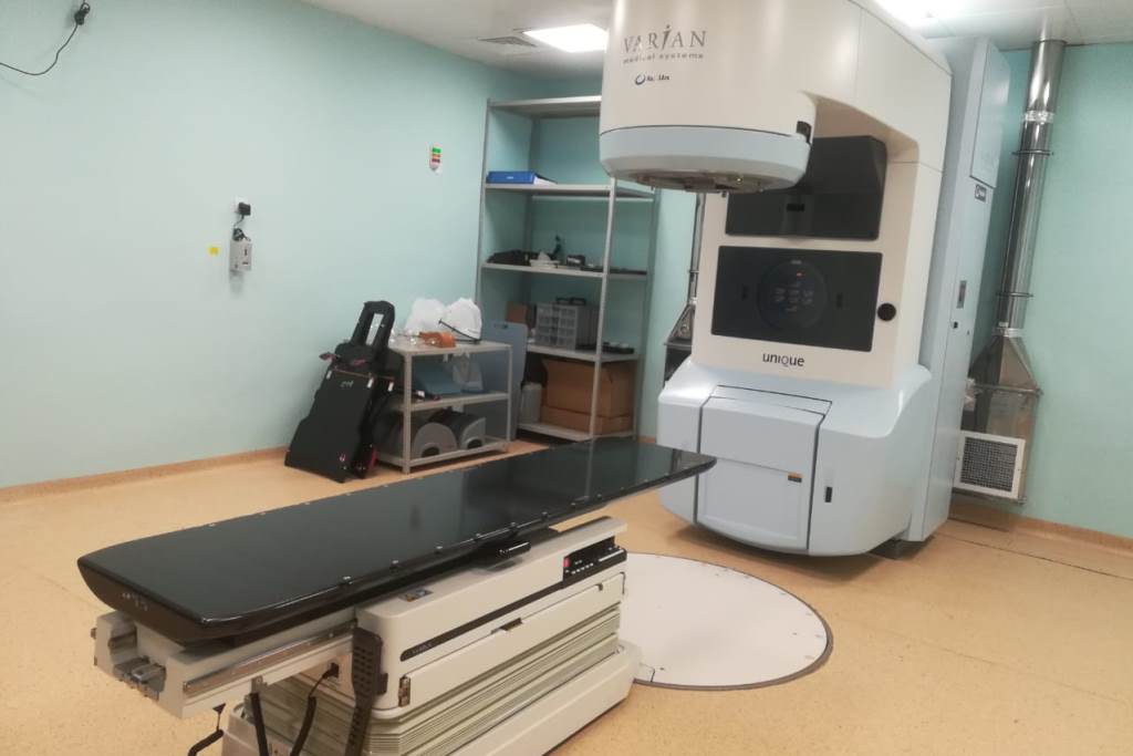 Новый линейный ускоритель начал работать в Ярославской областной онкобольнице