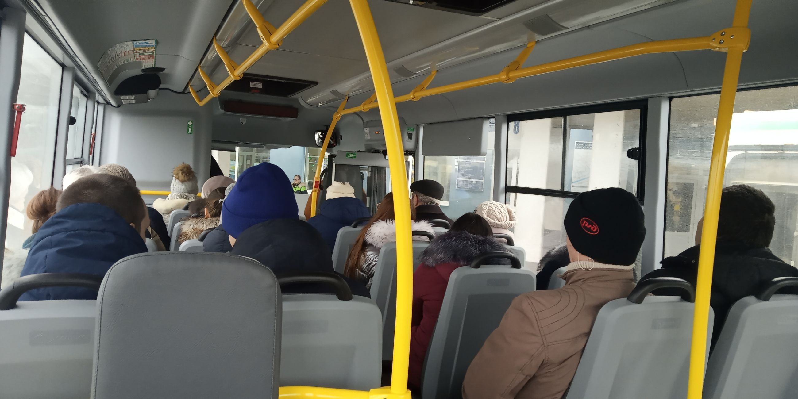 Привычка безопасности: сотрудники ГИБДД приучают ярославцев к ремням