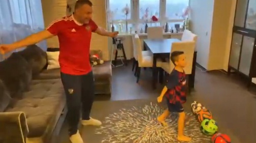 Руководитель «Шинника» показал, чем занимается на самоизоляции