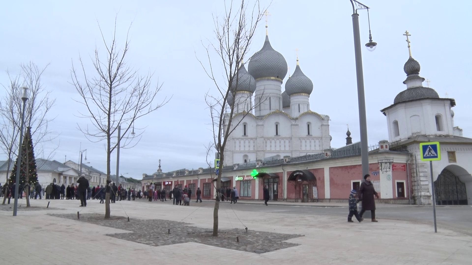 Вместо стихийной парковки – зона отдыха: в Ростове преобразилась главная площадь города