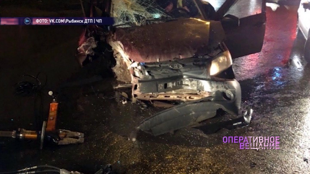 В Рыбинске пьяный водитель врезался в мост, пытаясь скрыться от экипажа полиции