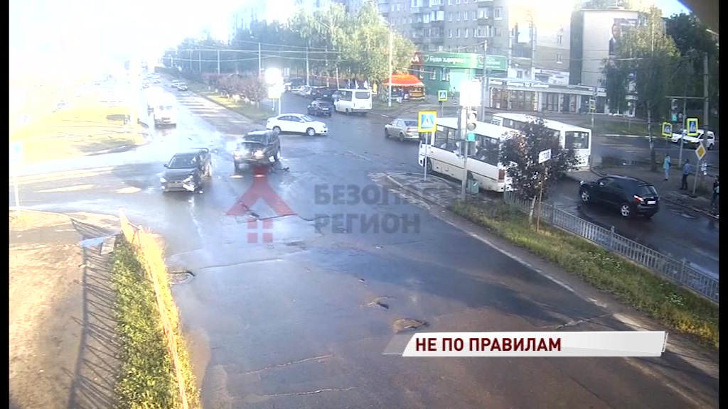 В жестком столкновении на проспекте Машиностроителей пострадал мужчина