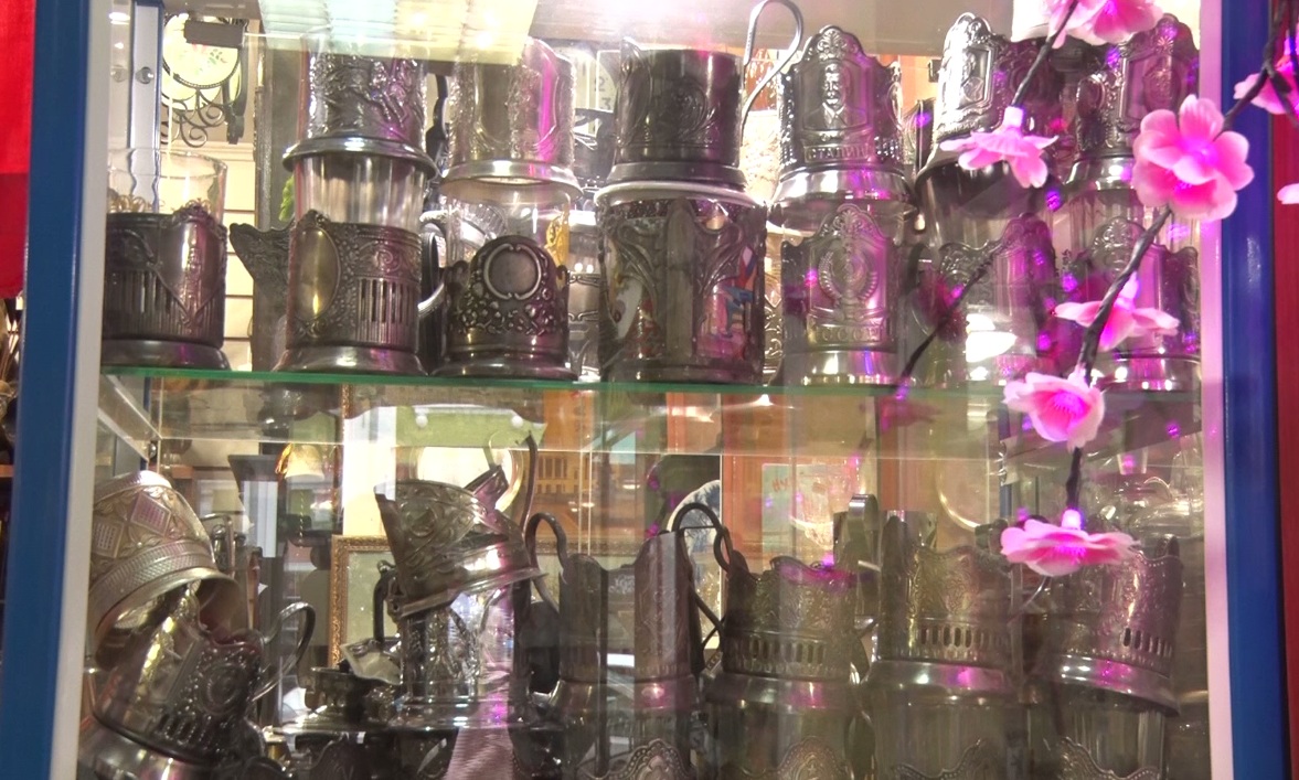 Утреннее шоу «Овсянка» от 11.09.20: узнаем о Дне граненого стакана и беседуем с главным режиссером ТЮЗа