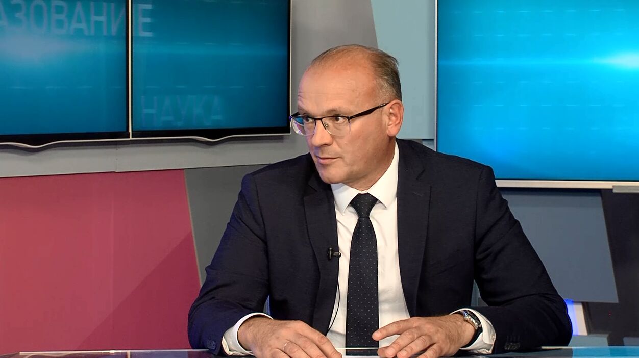 Программа «В тему»: Евгений Ефремов – о включении финансовой грамотности в образовательные стандарты школ