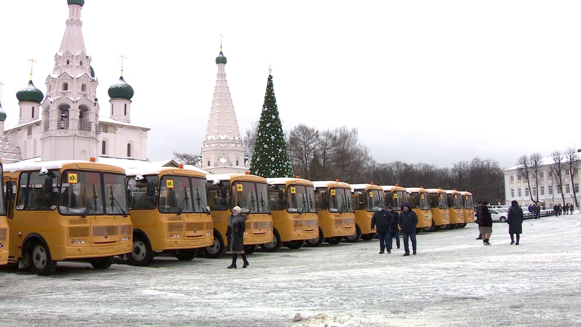 На закупку нового школьного и медицинского транспорта ушло более 479 миллионов рублей