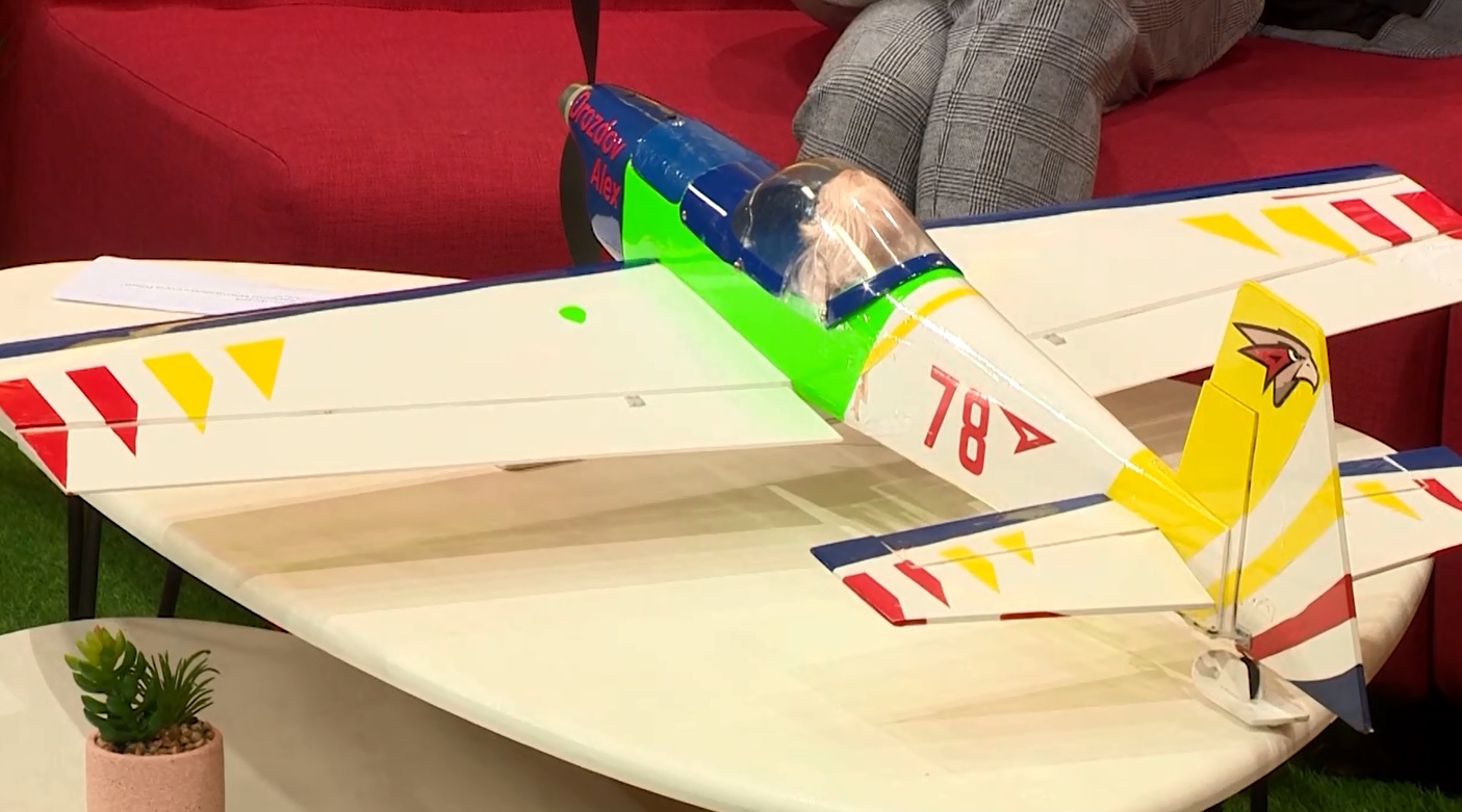 Утреннее шоу «Овсянка» от 10.03.21: учимся отжиматься и узнаем все об авиамоделизме