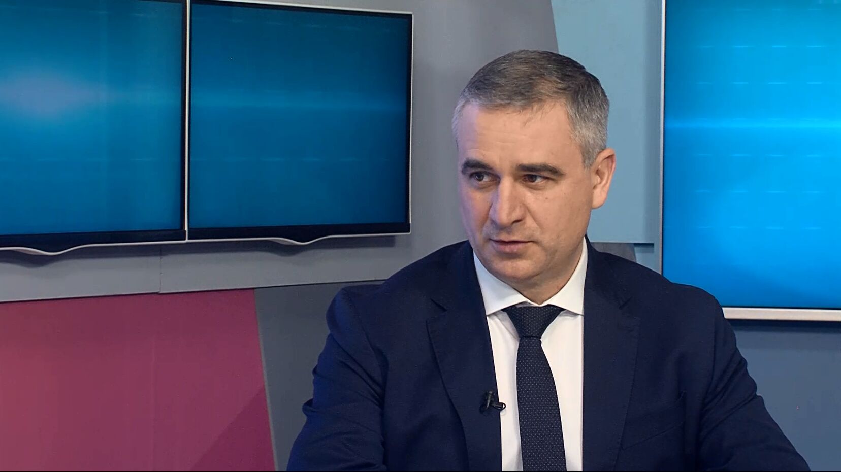 «В тему». Гость программы - директор департамента дорожного хозяйства Роман Душко