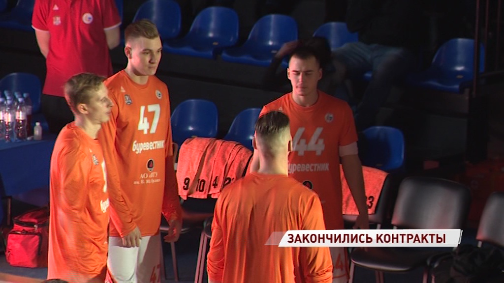«Буревестник» расстался с тремя игроками