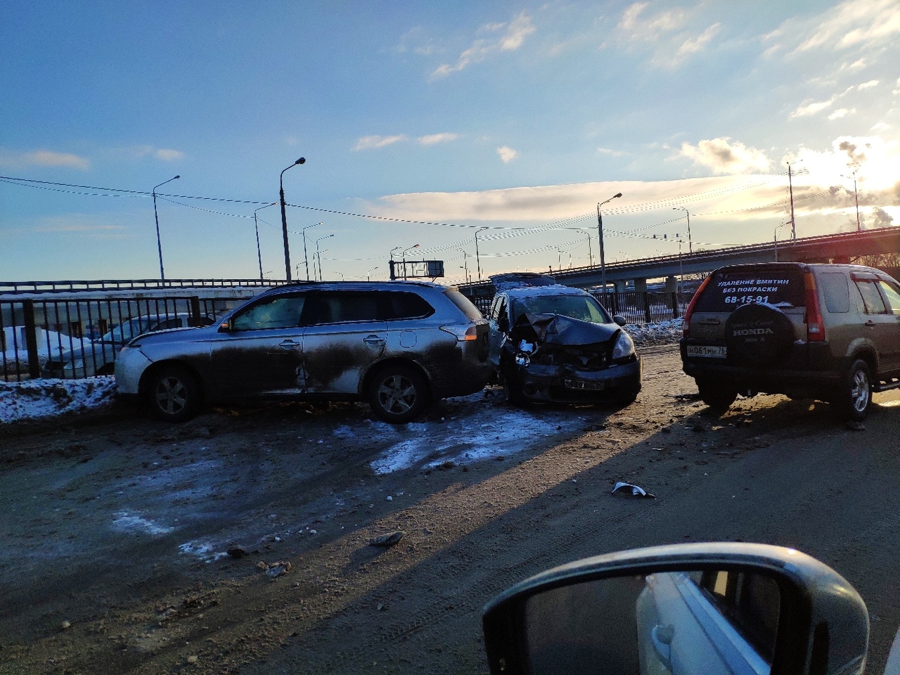 Крутой замес: на Промышленном шоссе в ДТП угодили три авто