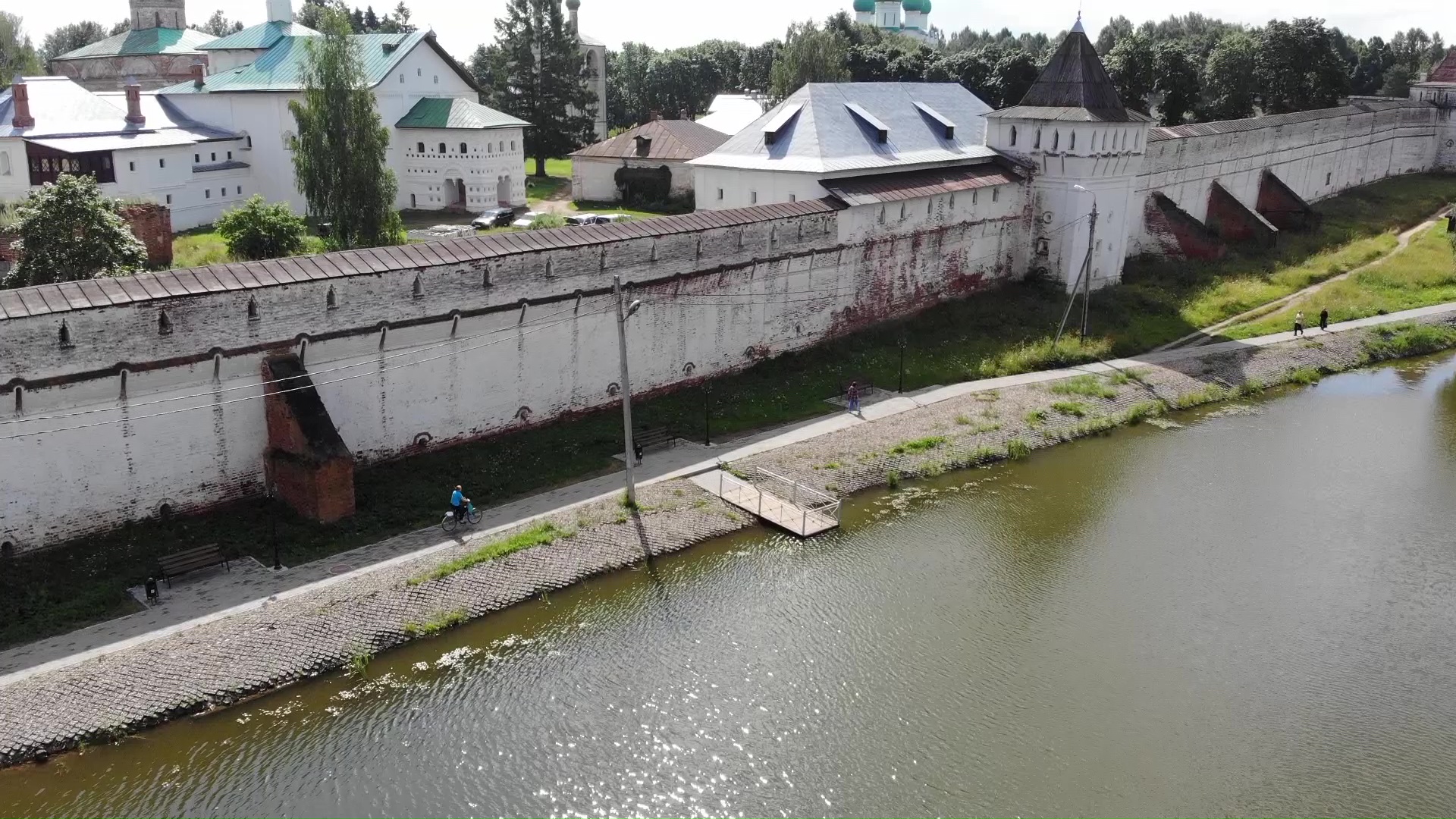 В Борисоглебском благоустраивают дворы и сквер по нацпроекту «Жилье и городская среда»